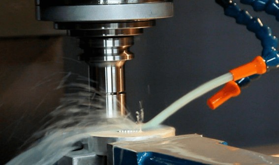 Estrategias para mejorar la productividad en mecanizado CNC
