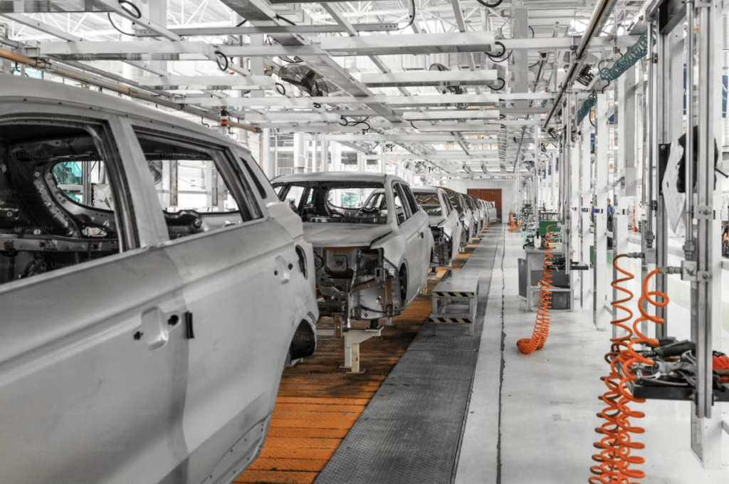 ejemplo de producción en serie en sector automotriz
