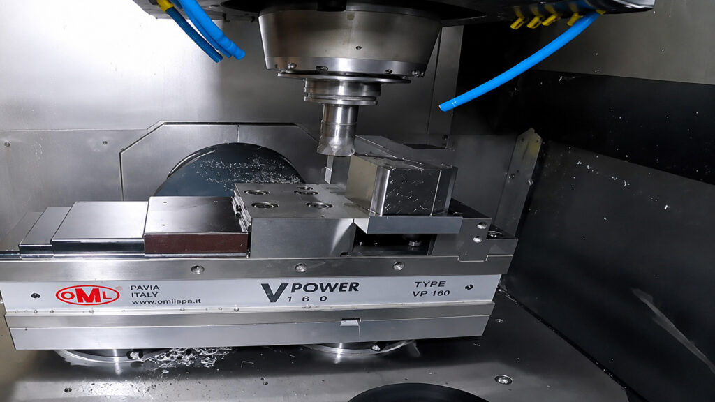 Mecanización de piezas con máquina cnc